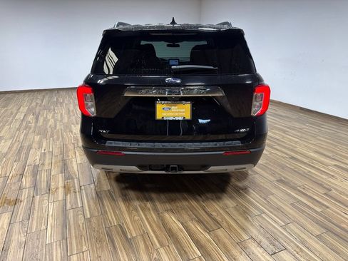 Used 2023 Ford Explorer XLT w/ Equipment Group 202A AWD/4WD image 14