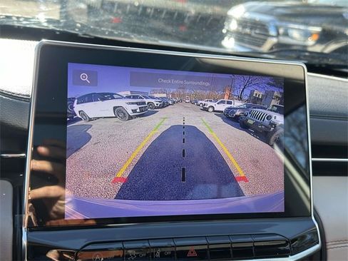 Certified 2022 Jeep Compass Limited w/ Sun and Sound Group image 33