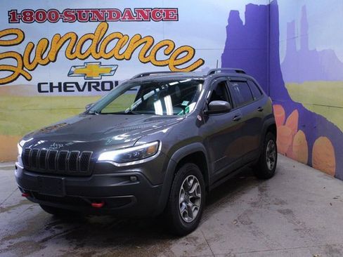 Used 2020 Jeep Cherokee Trailhawk image 2