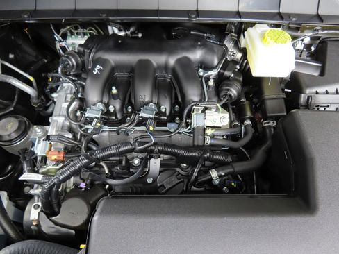 New 2026 Nissan Pathfinder SL AWD/4WD image 10