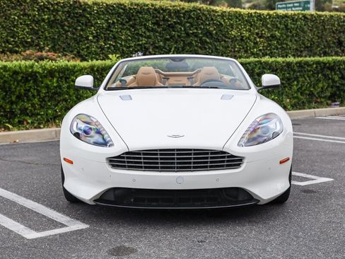 Used 2016 Aston Martin DB9 GT RWD image 3