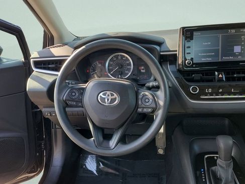 Used 2022 Toyota Corolla LE image 23