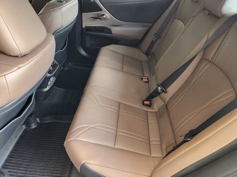 Certified 2023 Lexus ES 300h Ultra Luxury w/ Accessory Package (Z2) FWD image 30
