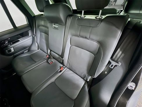 Used 2021 Land Rover Range Rover HSE image 25