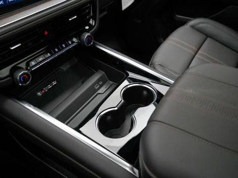 New 2026 Chevrolet Suburban High Country AWD/4WD image 34