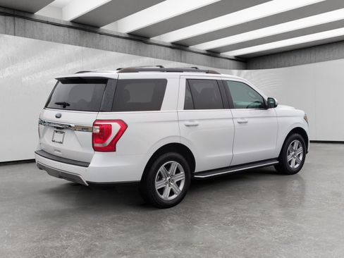 Used 2020 Ford Expedition XLT w/ Equipment Group 202A AWD/4WD image 7