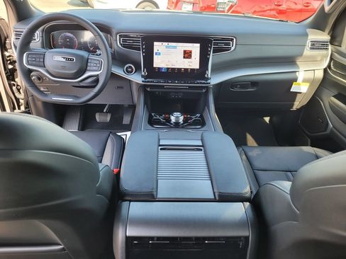 New 2025 Jeep Wagoneer Series II w/ Convenience Group I image 14