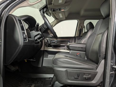 Used 2016 RAM 1500 Laramie w/ Convenience Group RWD image 10