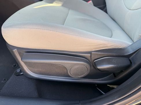 Used 2010 Kia Forte EX image 14