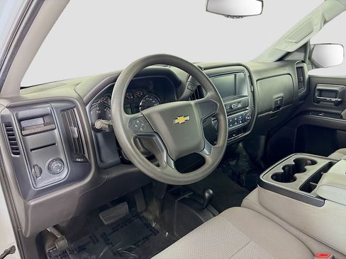 Used 2018 Chevrolet Silverado 1500 Custom image 9