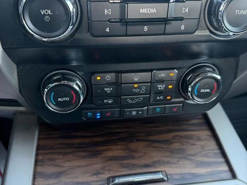 Used 2020 Ford F150 Lariat w/ FX4 Off-Road Package AWD/4WD image 18