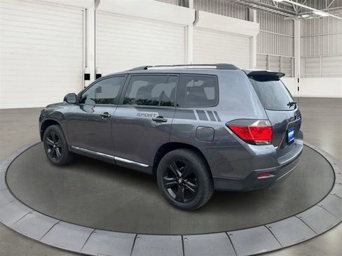 Used 2012 Toyota Highlander Limited w/ Tow Pkg AWD/4WD image 2