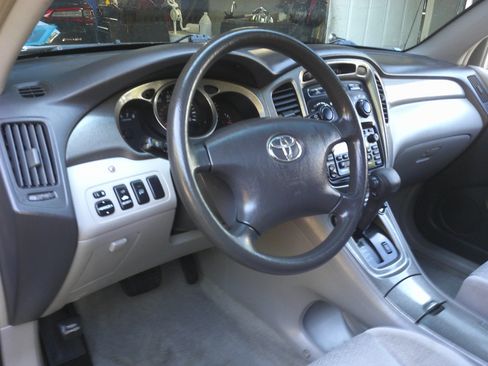 Used 2002 Toyota Highlander 4WD V6 w/ Appearance Pkg image 14