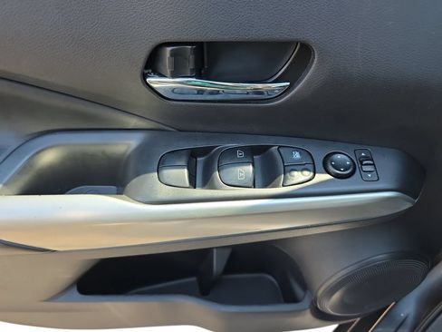 Used 2020 Nissan Kicks SR w/ SR Premium Package FWD image 26