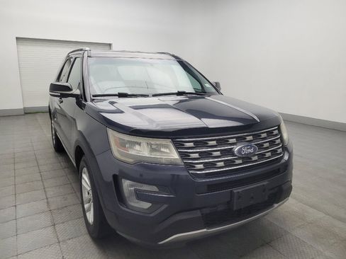 Used 2017 Ford Explorer XLT FWD image 13
