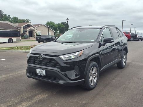 Certified 2025 Toyota RAV4 XLE FWD image 28