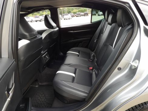 Used 2025 Toyota Camry SE w/ Convenience Package image 29