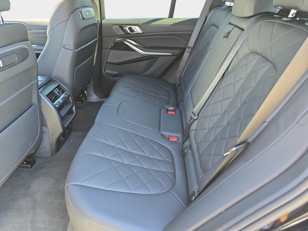 Used 2024 BMW X5 sDrive40i w/ M Sport Package RWD image 17