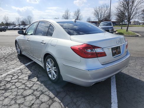 Used 2013 Hyundai Genesis 3.8 w/ Premium Pkg image 16