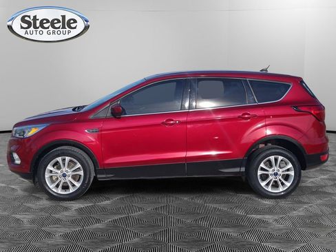 Used 2019 Ford Escape SE image 2