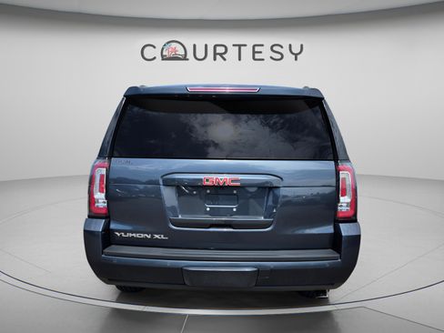 Used 2020 GMC Yukon XL SLT w/ Premium Edition AWD/4WD image 4