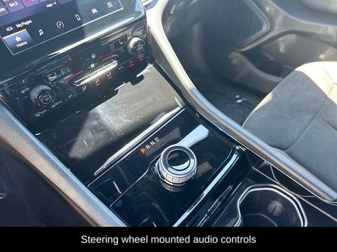 Used 2023 Jeep Grand Cherokee Altitude AWD/4WD image 16