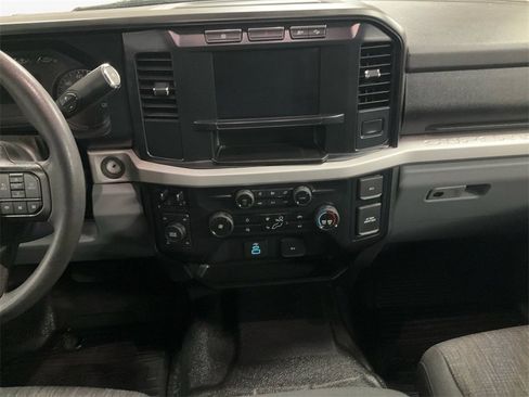 Used 2024 Ford F350 XLT w/ FX4 Off-Road Package image 10