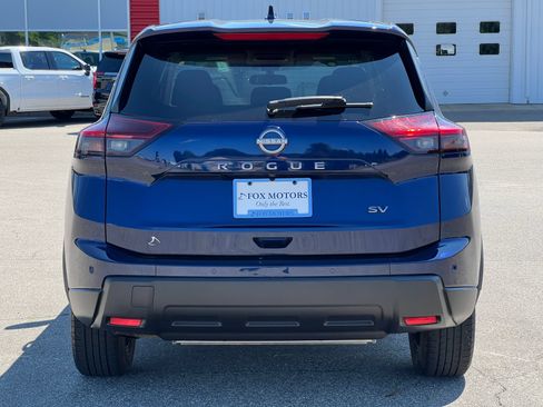 Used 2024 Nissan Rogue SV FWD image 42