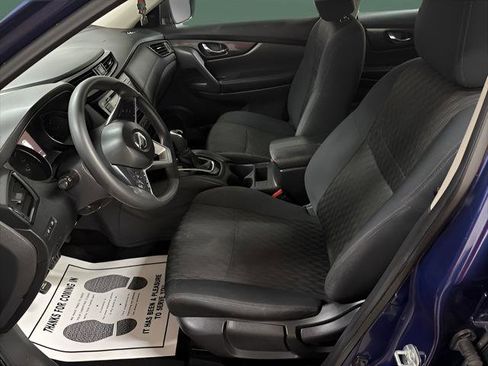 Used 2018 Nissan Rogue S image 11