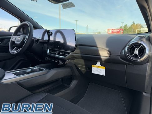 New 2026 Chevrolet Equinox EV LT image 19