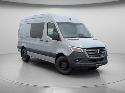 New 2025 Mercedes-Benz Sprinter 2500 image 12