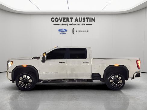 Used 2024 GMC Sierra 2500 Denali w/ Technology Package image 2