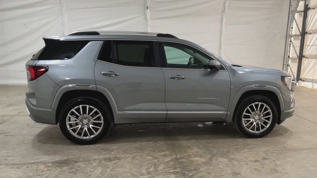 New 2026 GMC Terrain Denali w/ LPO, Floor Liner Package AWD/4WD image 9