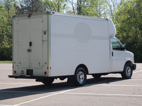 Used 2014 Chevrolet Express 3500 RWD image 14