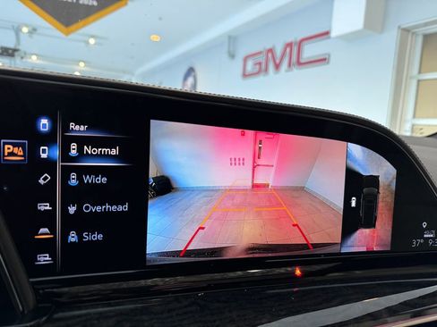 Used 2021 Cadillac Escalade ESV Premium Luxury w/ Driver Assist Tech Package image 23