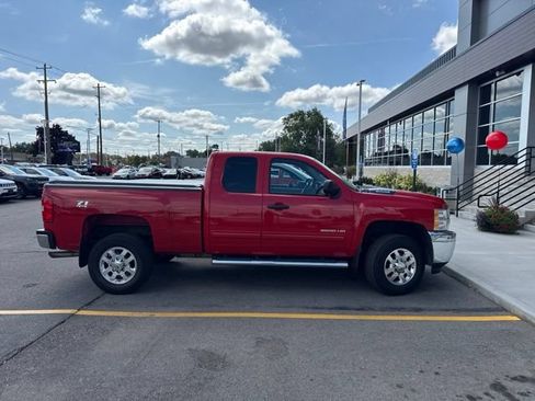 Used 2011 Chevrolet Silverado 2500 LT w/ Snow Plow Prep Package AWD/4WD image 6