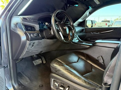 Used 2016 Cadillac Escalade Platinum RWD image 43