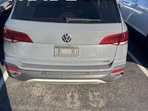 Used 2022 Volkswagen Taos SE image 4