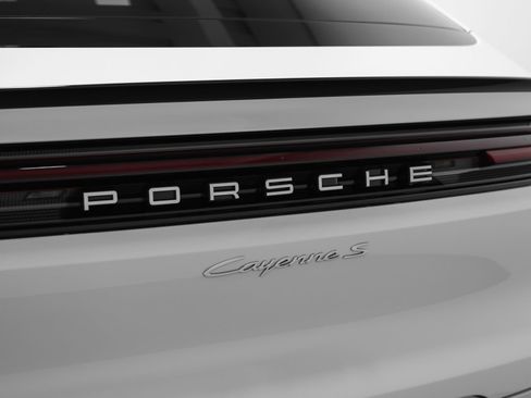 Certified 2026 Porsche Cayenne S AWD/4WD image 21