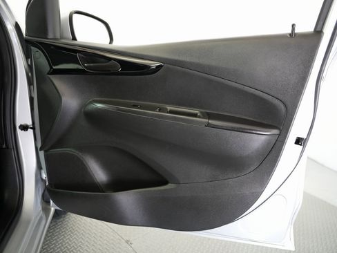Used 2021 Chevrolet Spark LT image 43