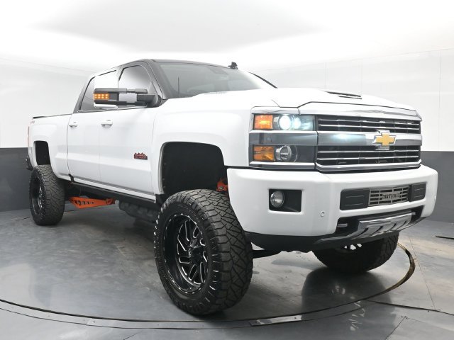Used 2018 Chevrolet Silverado 2500 High Country w/ Duramax Plus Package AWD/4WD image 2