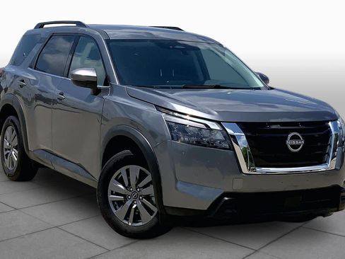 Used 2025 Nissan Pathfinder SV AWD/4WD image 3