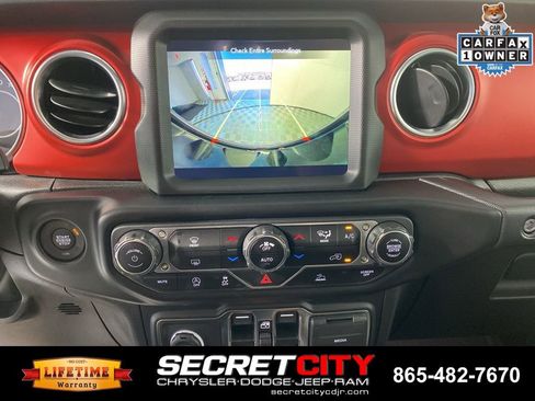 Used 2022 Jeep Wrangler Unlimited Rubicon AWD/4WD image 23