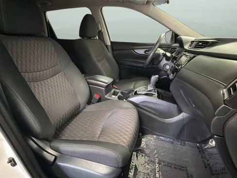 Used 2020 Nissan Rogue SV FWD image 20