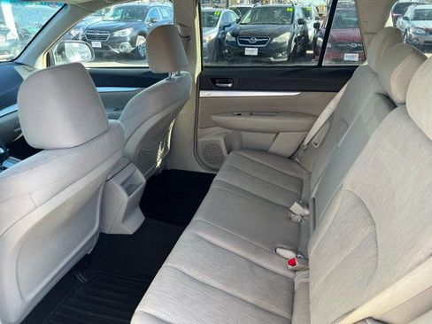 Used 2014 Subaru Outback 2.5i Premium w/ Moonroof Package image 12