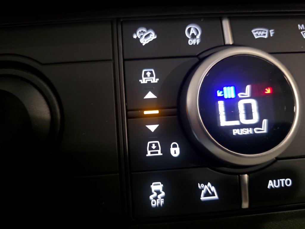 New 2026 Land Rover Defender 110 X-Dynamic SE AWD/4WD image 33