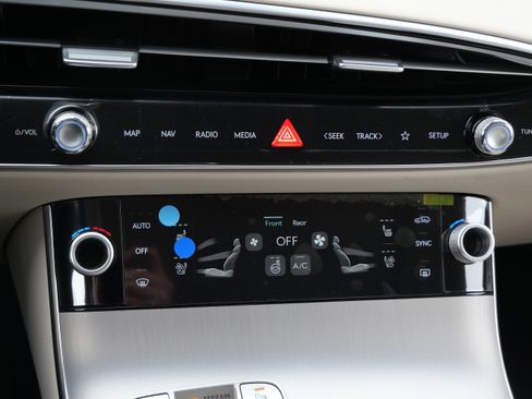 New 2026 Genesis GV70 2.5T Advanced image 8