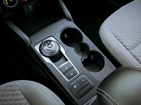 Used 2022 Ford Escape SE w/ Cold Weather Package image 9