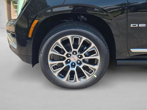 New 2026 GMC Yukon XL Denali w/ Denali Reserve Package AWD/4WD image 10