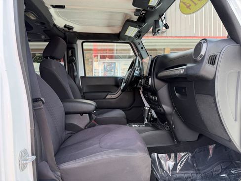 Used 2014 Jeep Wrangler Unlimited Sport w/ Quick Order Package 24S AWD/4WD image 22